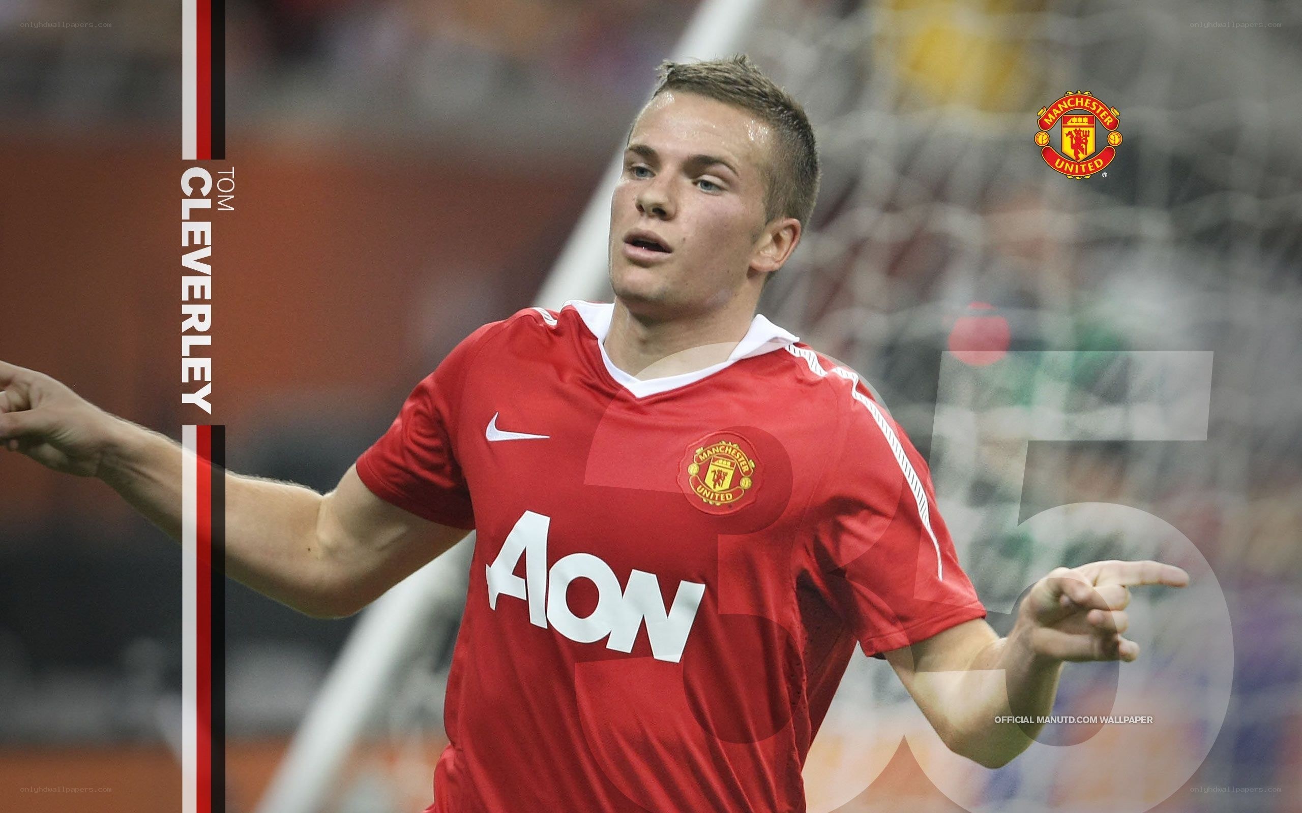 Tom Cleverley in Manchester United kit