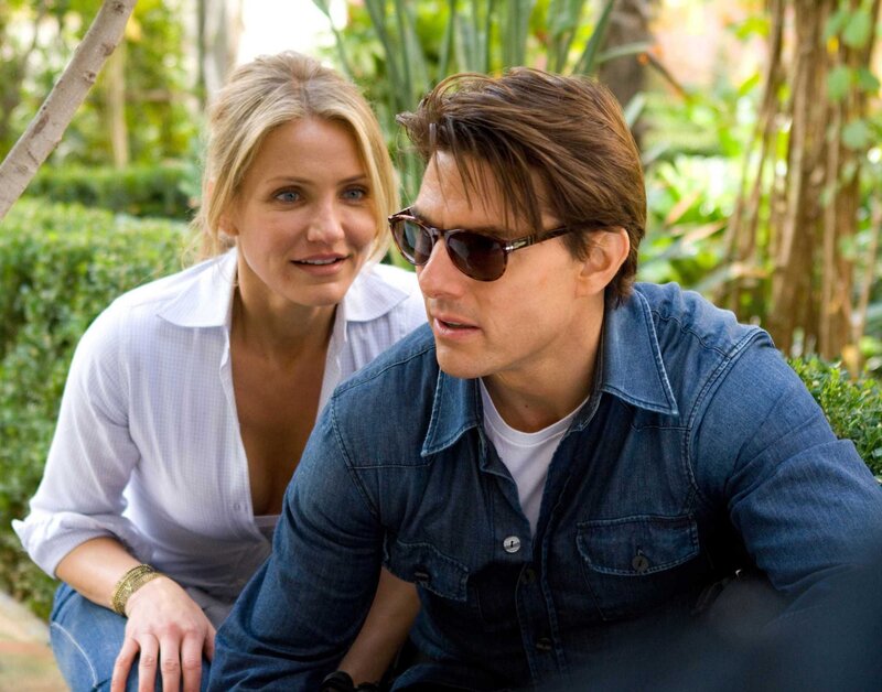 Tom Cruise and Cameron Diaz in a garden