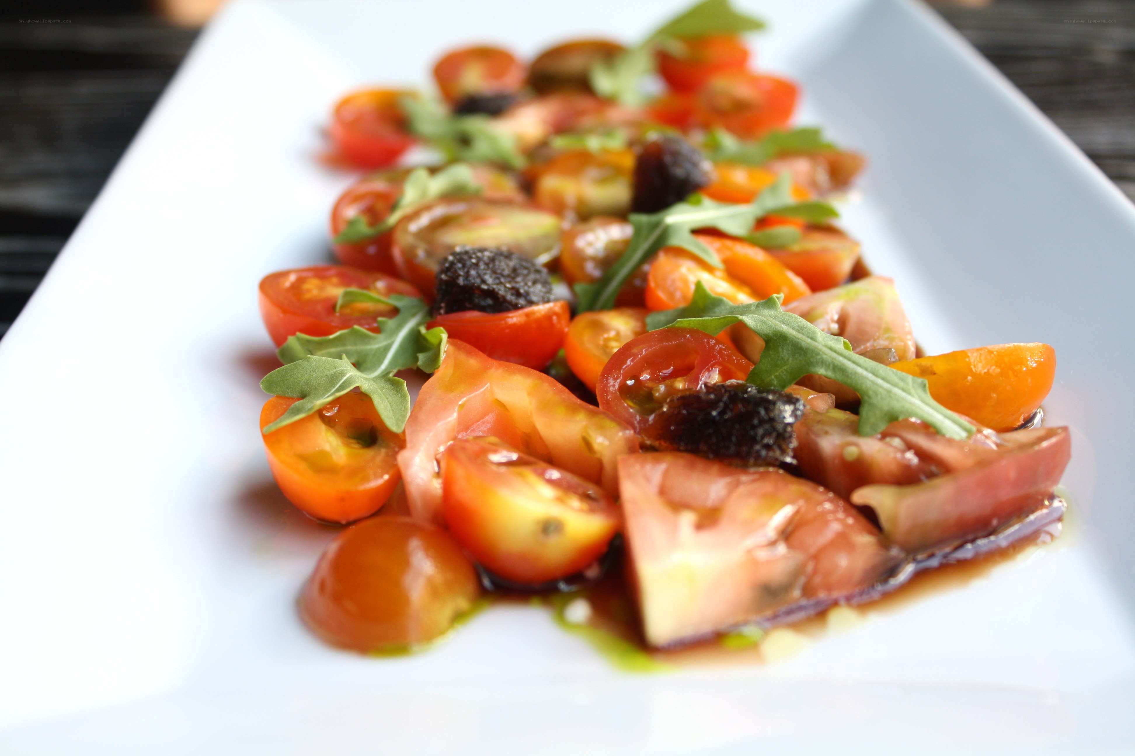 tomato and arugula salad