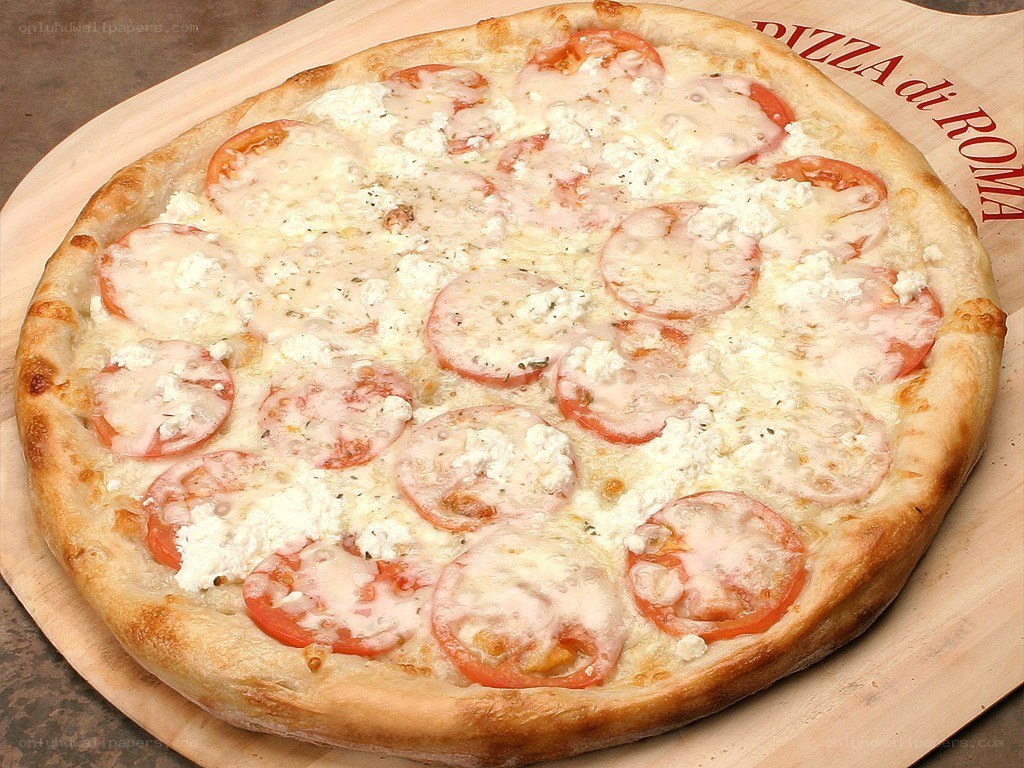 Tomato and cheese pizza