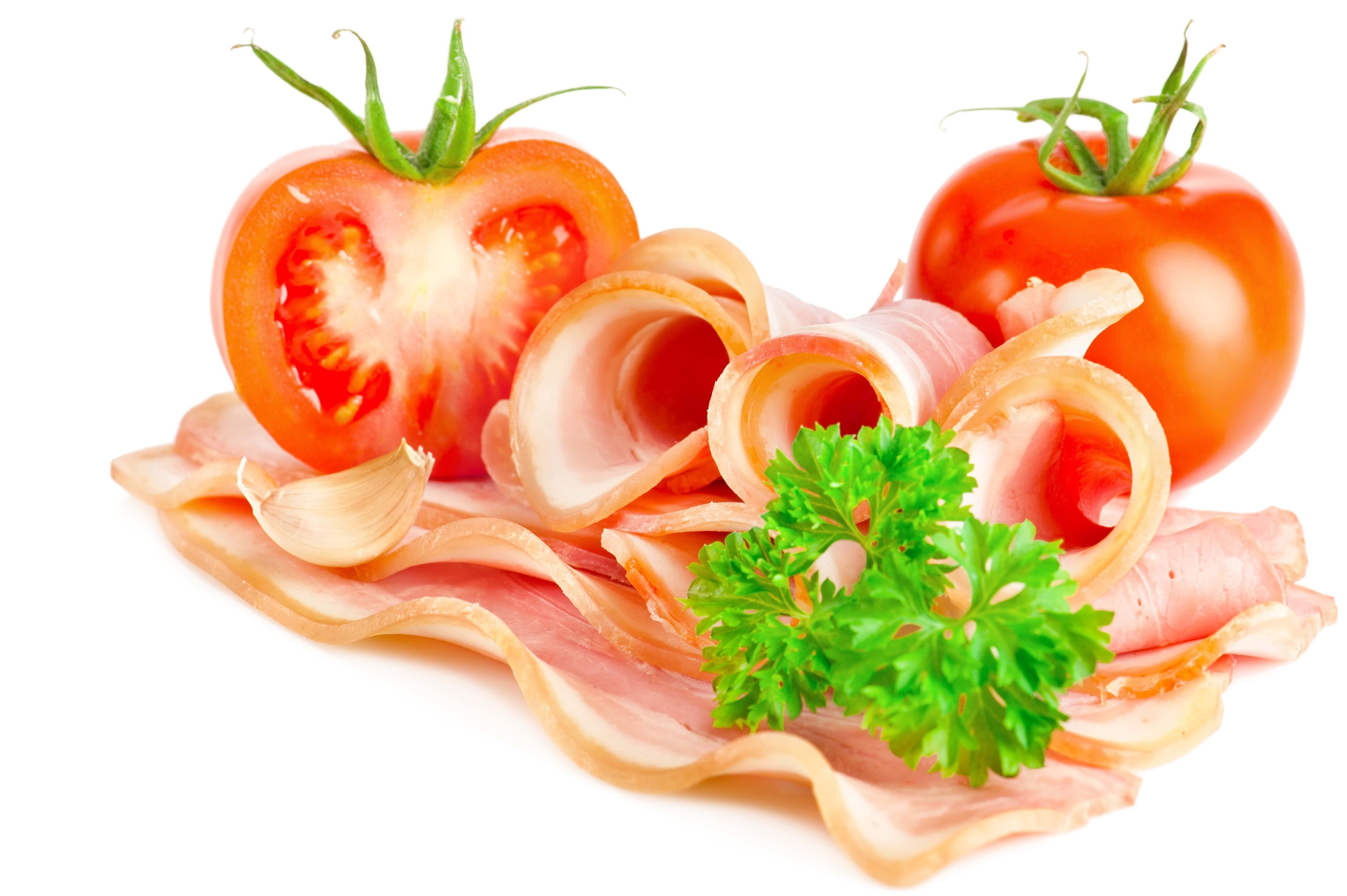 Tomatoes and bacon with parsley