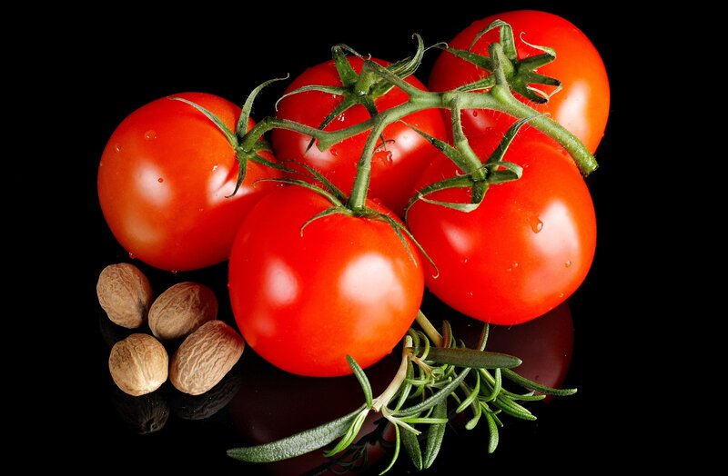 Tomatoes on Vine — Red, Dramatic