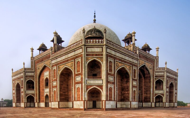 Tomb of Safdarjung — White