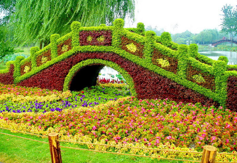 Topiary Bridge with Flowers