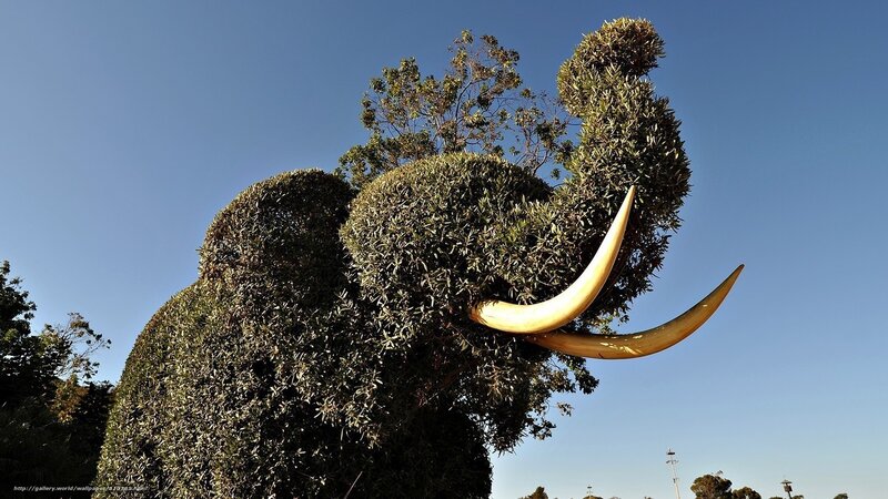 Topiary Elephant Sculpture — Green
