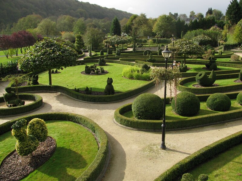 Topiary Garden Maze — Green