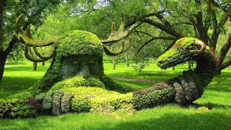 Topiary Moose and Snake — Green