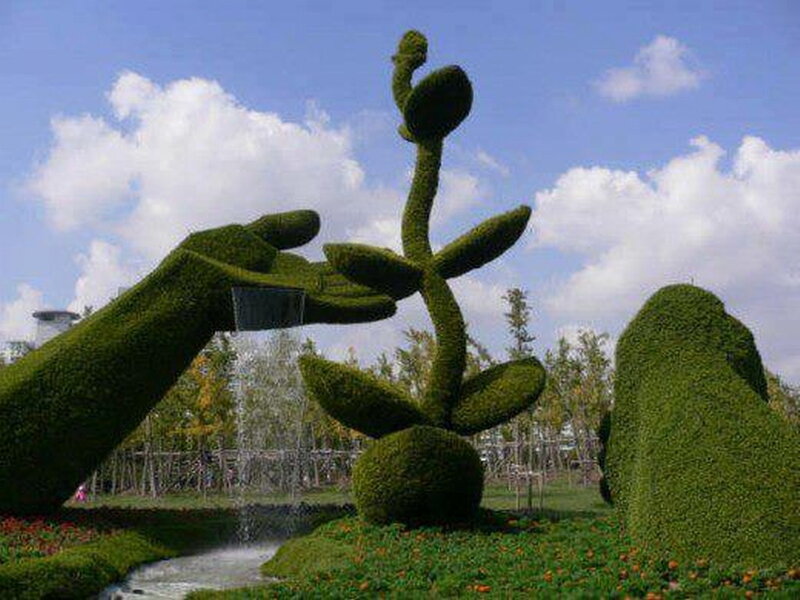 Topiary Sculpture of Hands — Green, Serene