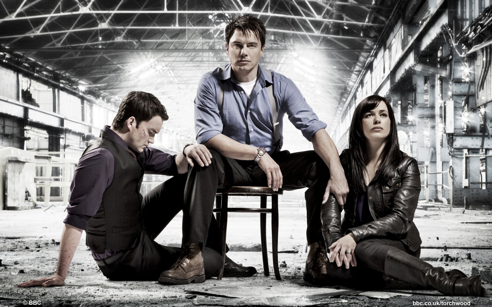 Torchwood cast in warehouse