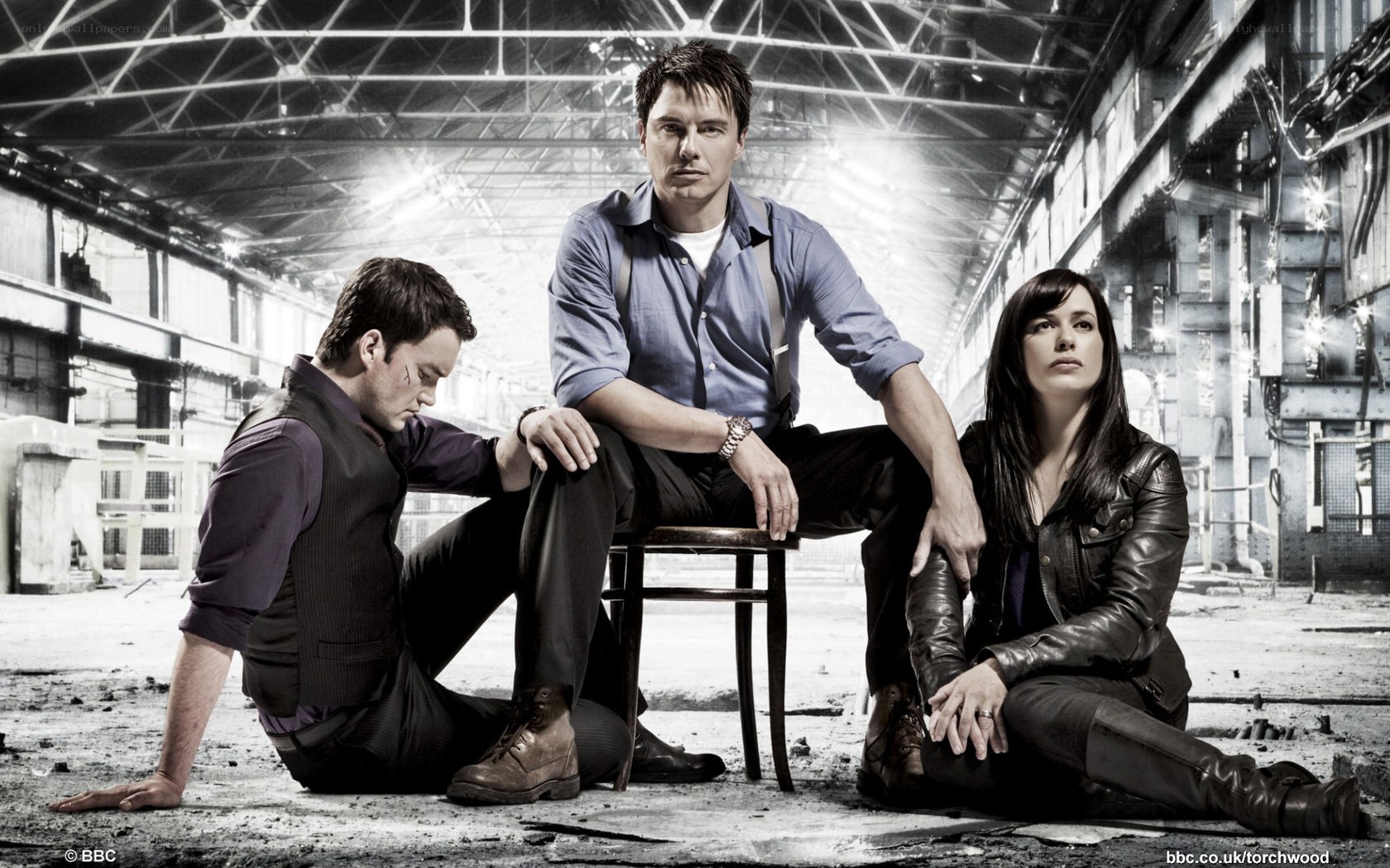 Torchwood cast in warehouse