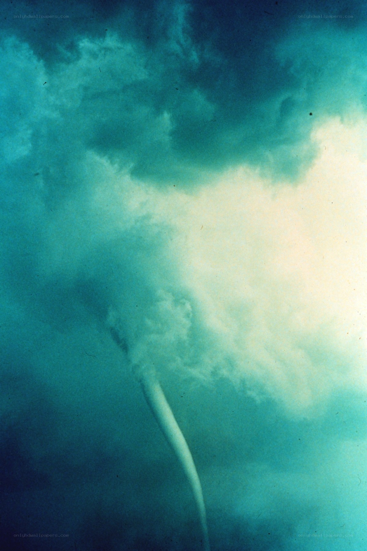 Tornado funnel cloud