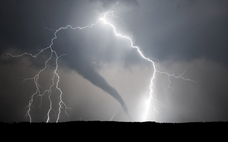 Tornado with Lightning — Black