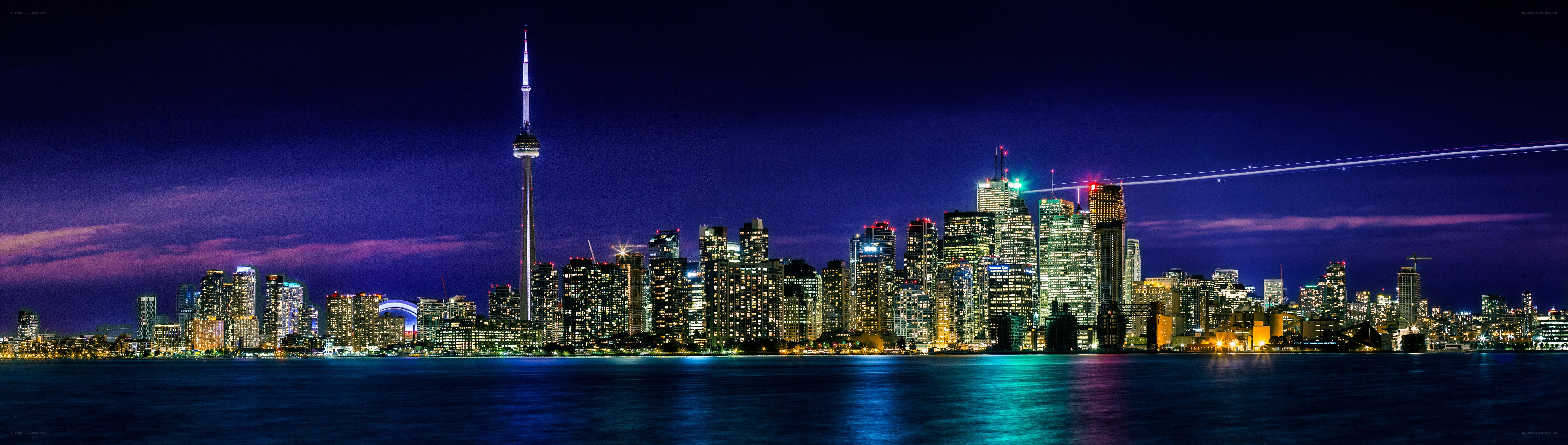 Toronto skyline at night