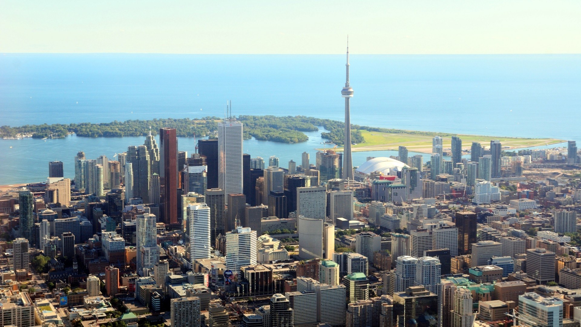 Toronto skyline with CN Tower