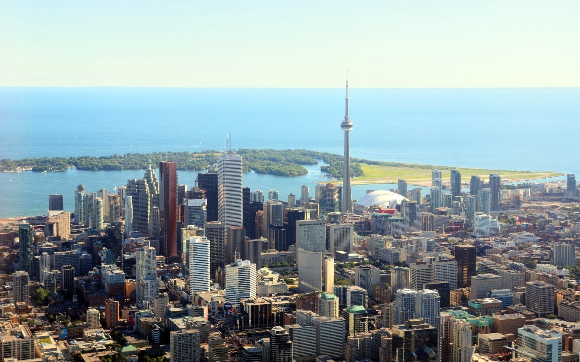 Toronto skyline with CN Tower