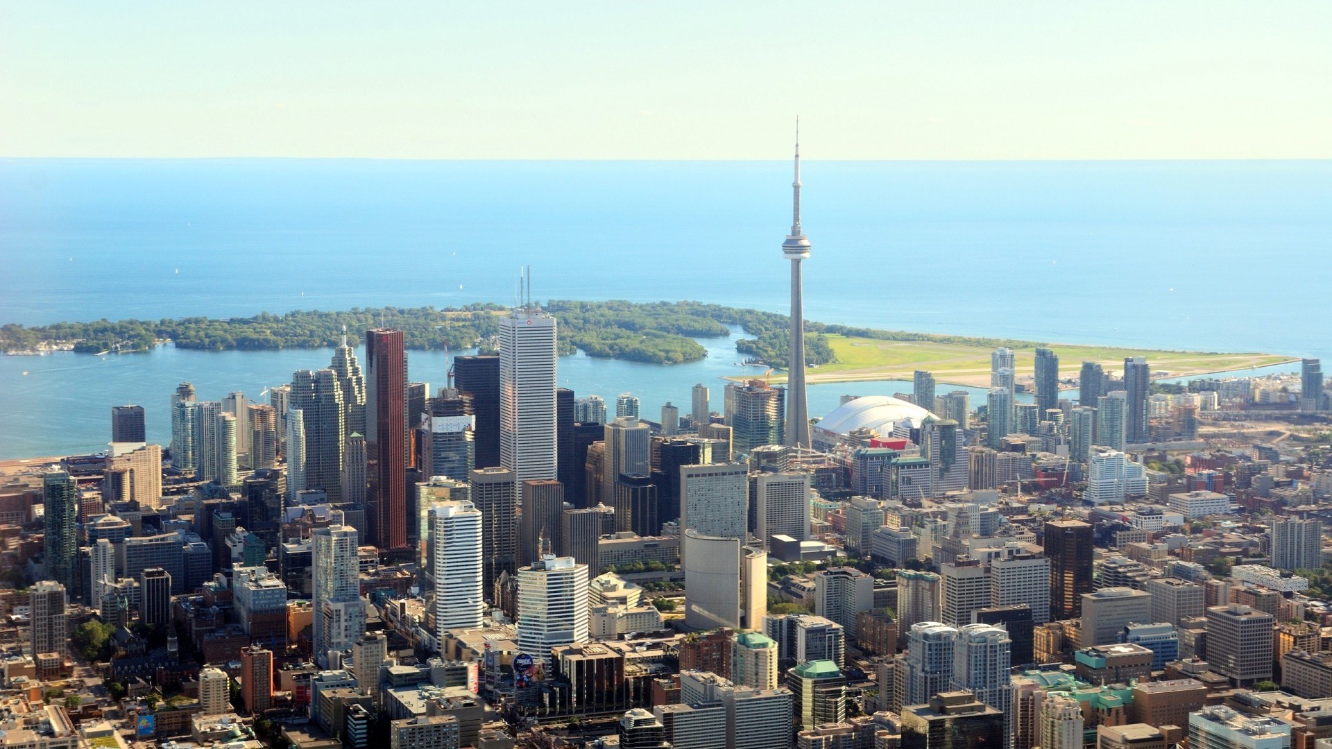 Toronto skyline with CN Tower