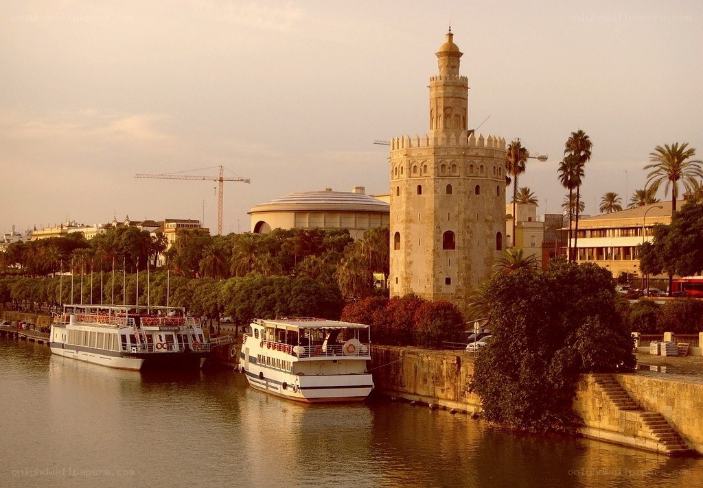 Torre del Oro at sunset