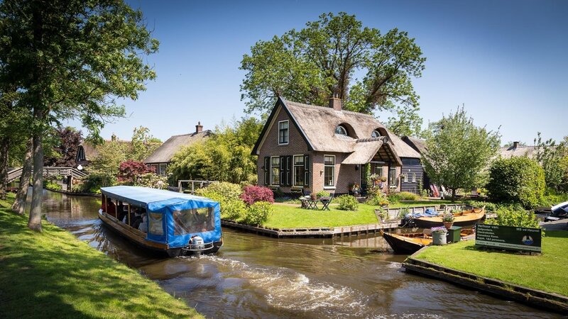 Tour Boat on Canal — Green