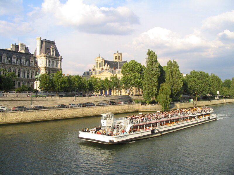 Tour boat on the Seine
