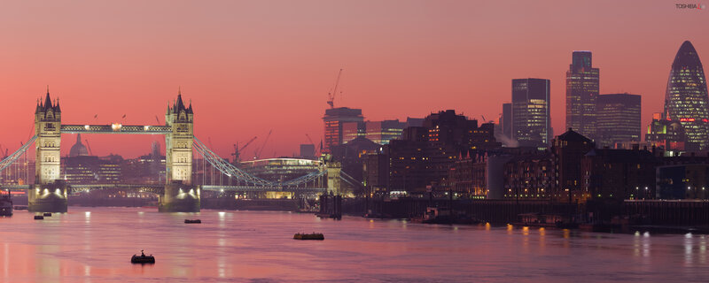 Tower Bridge at Dusk — Pink