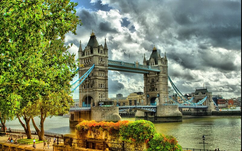 Tower Bridge in London — Green