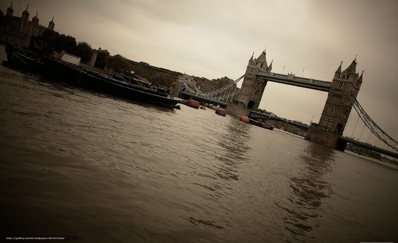 Tower Bridge on a cloudy day