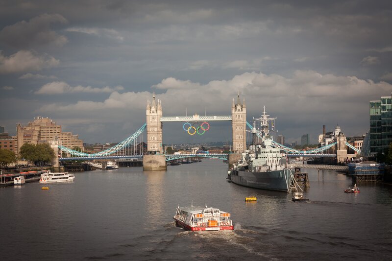 Tower Bridge with Olympic Rings — Gray