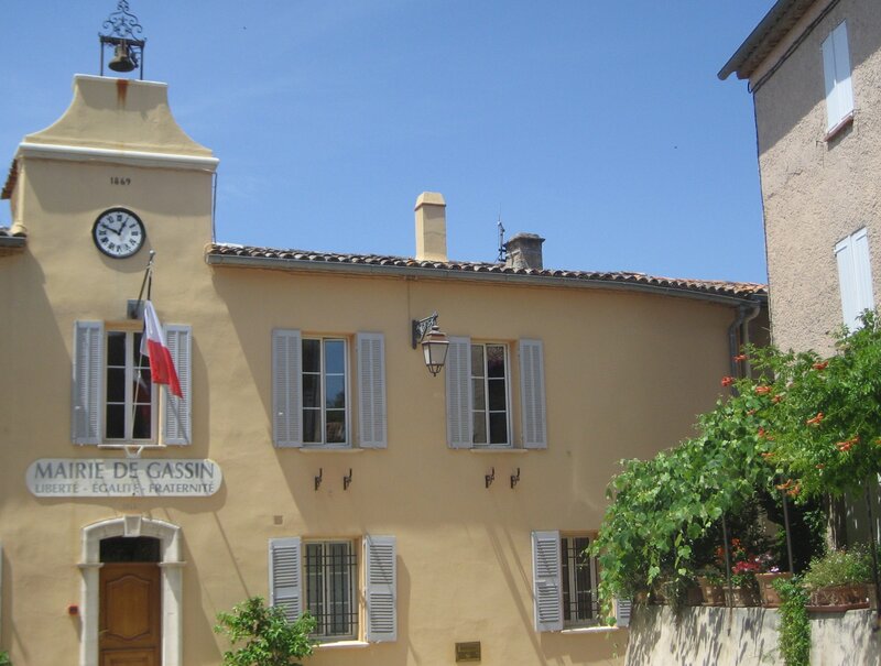 Town Hall Building — Yellow