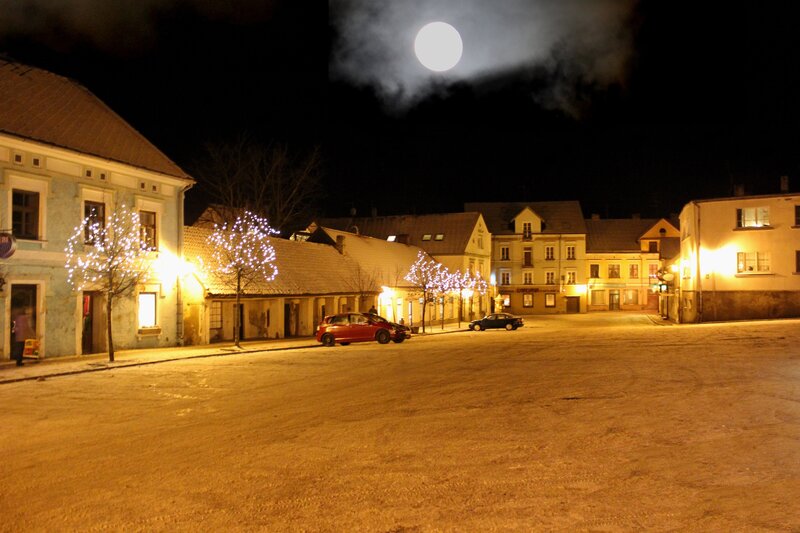 Town Square at Night — Yellow