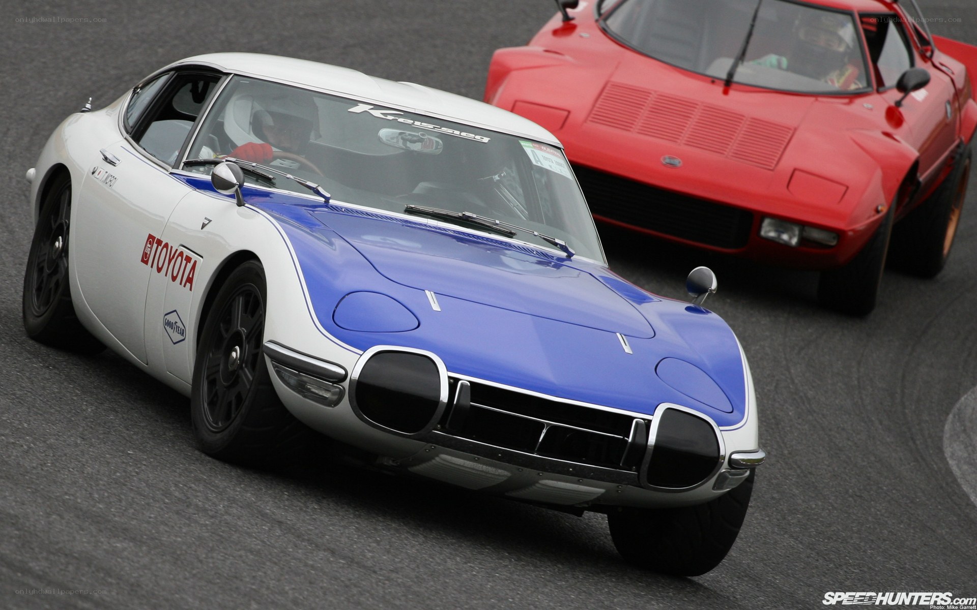 Toyota 2000GT racing on track