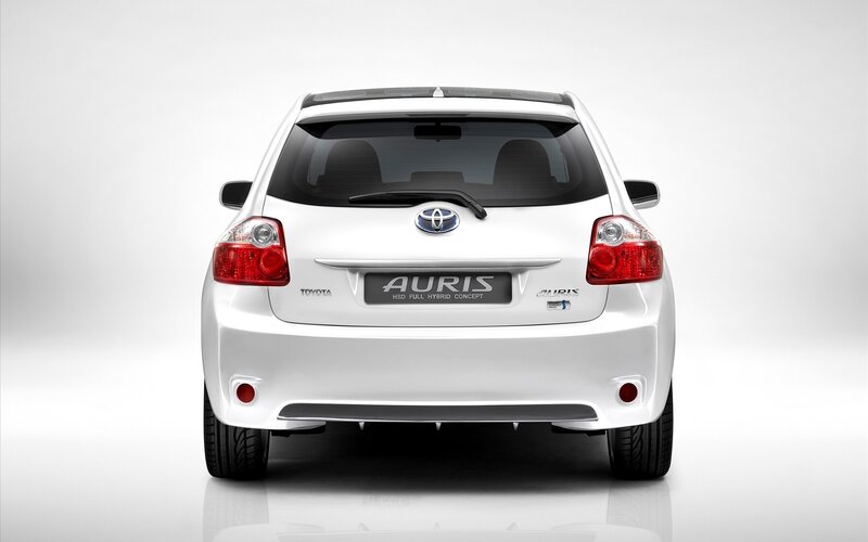 Toyota Auris Hybrid rear view