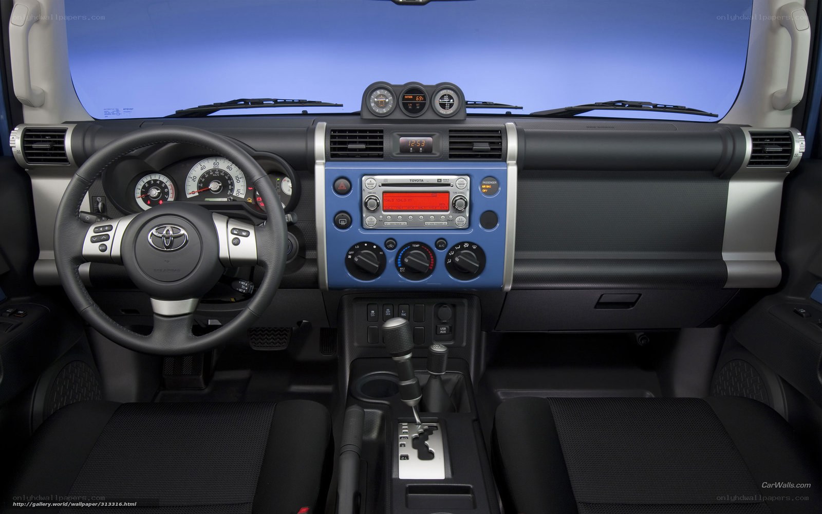 Toyota FJ Cruiser interior