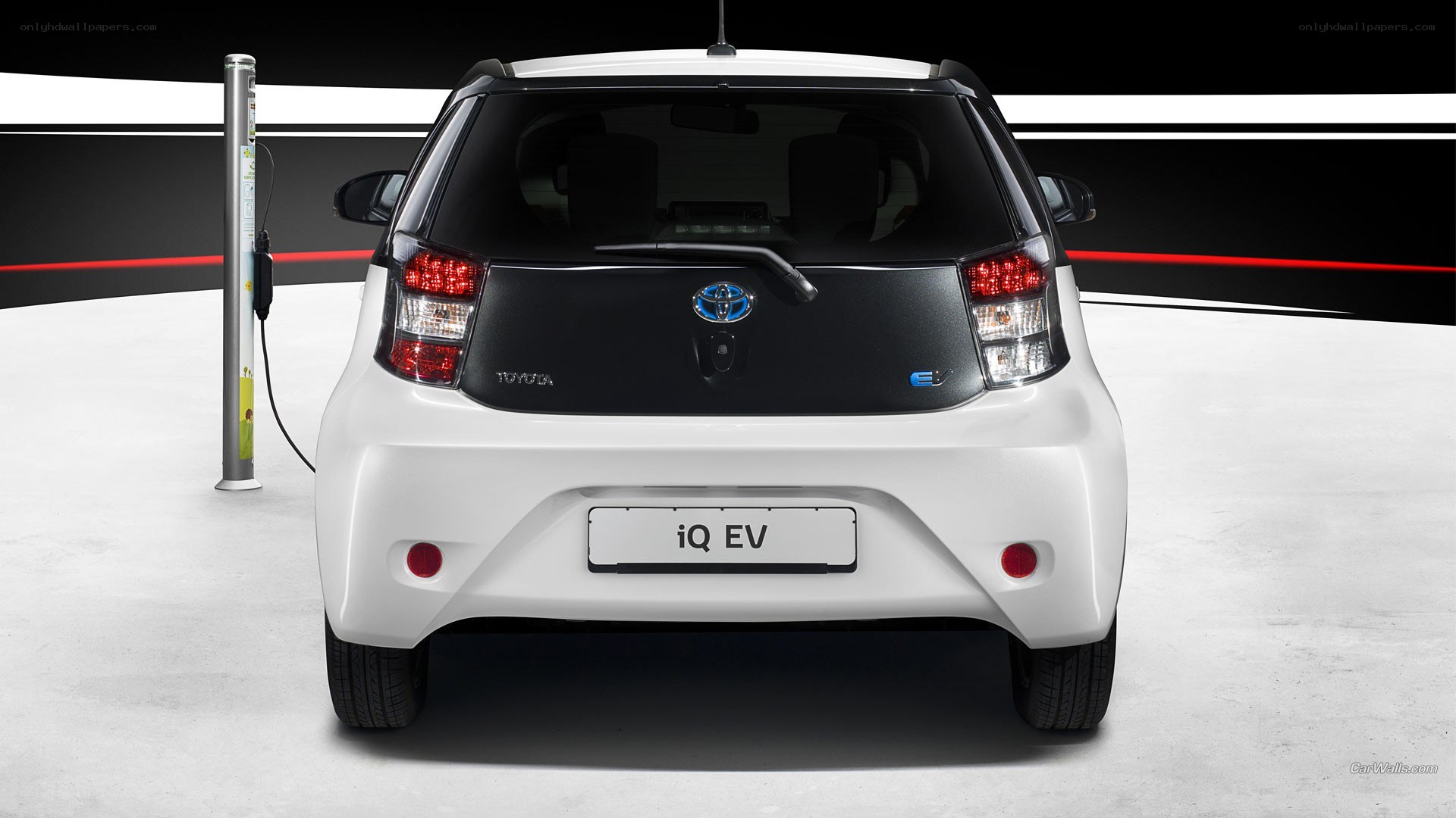 Toyota iQ EV rear view