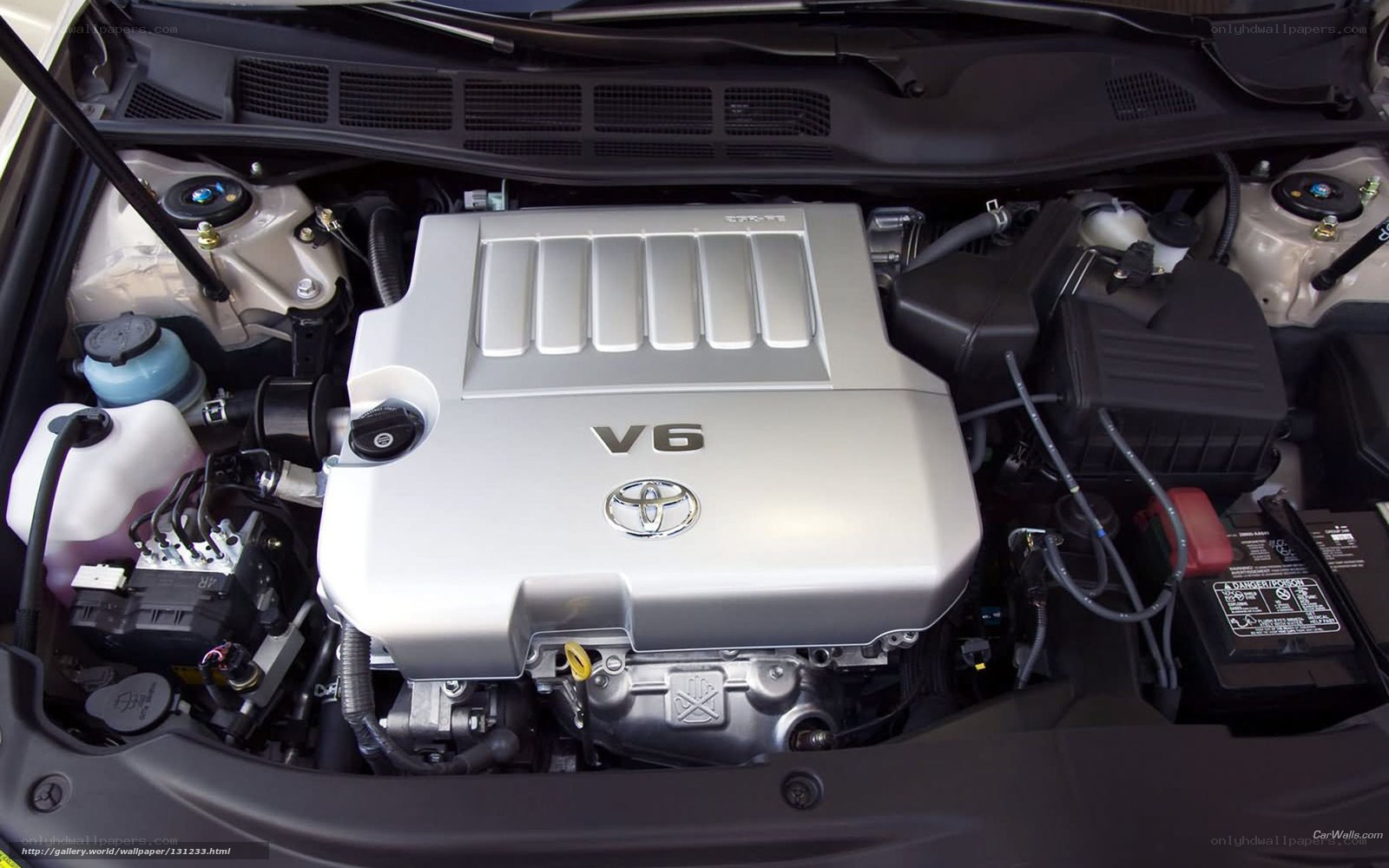 Toyota V6 engine bay