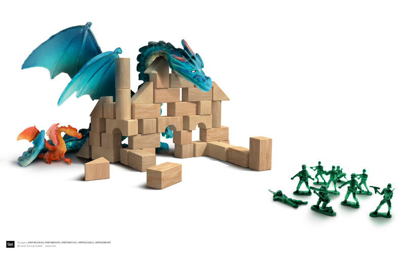 Toys with dragon and soldiers