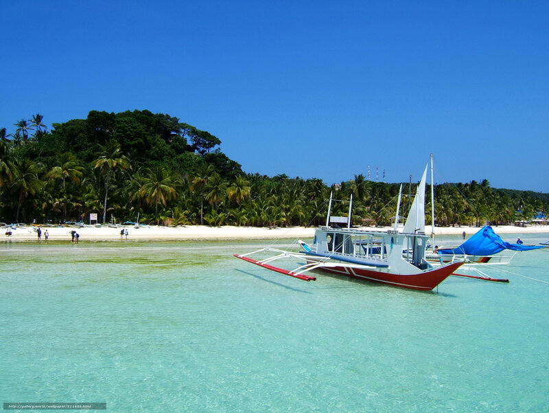 Traditional Boat in Turquoise Water — Blue