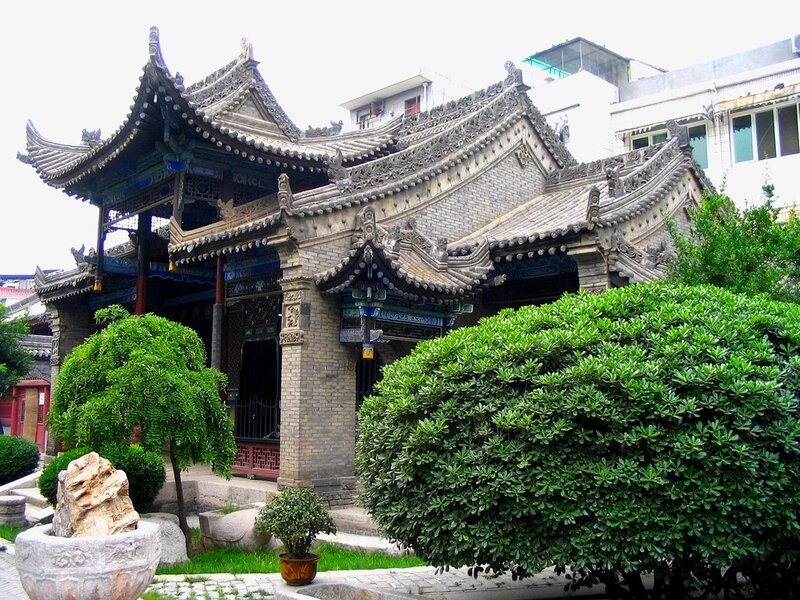 traditional chinese courtyard house