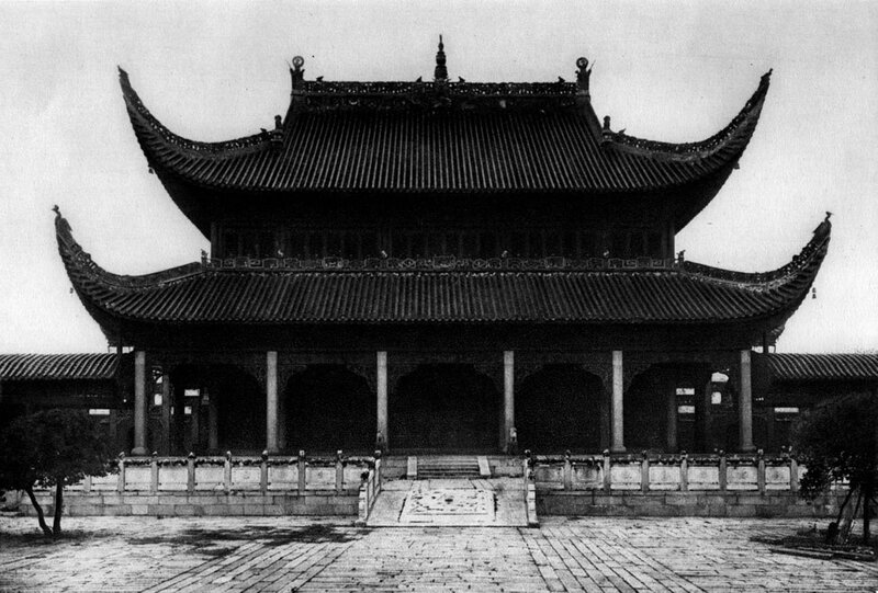 Traditional Chinese temple building