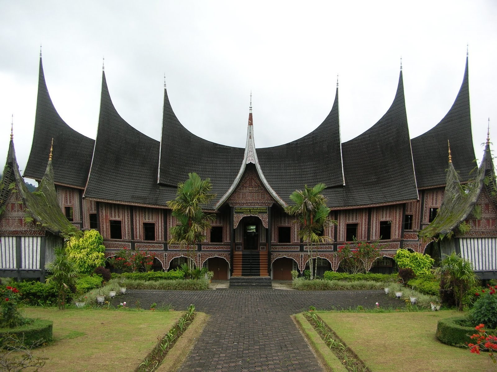 traditional indonesian house