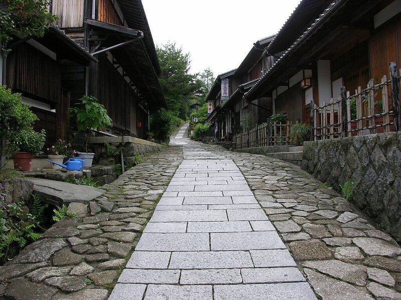 traditional japanese alleyway