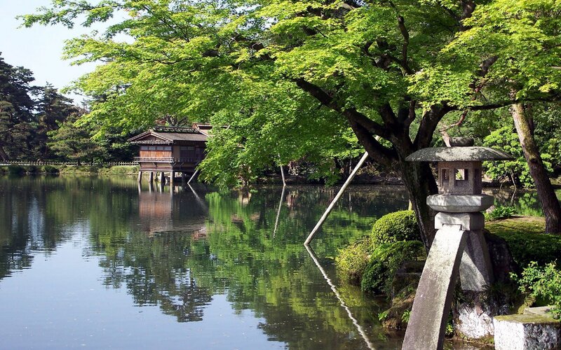 Traditional Japanese Pavilion — Green