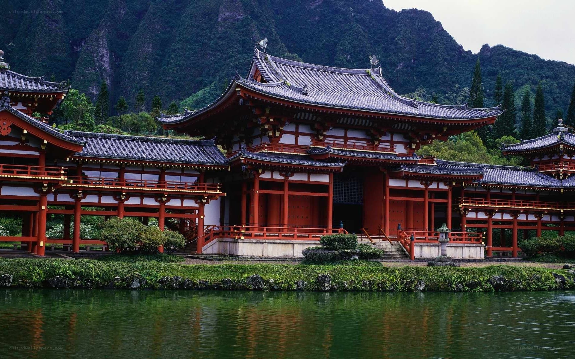 traditional japanese temple