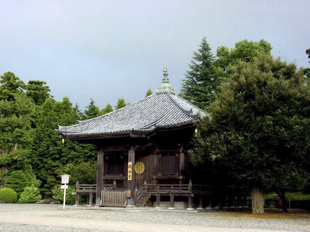 traditional japanese temple building