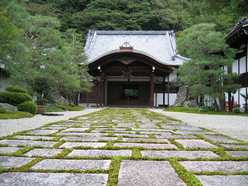 traditional japanese temple garden
