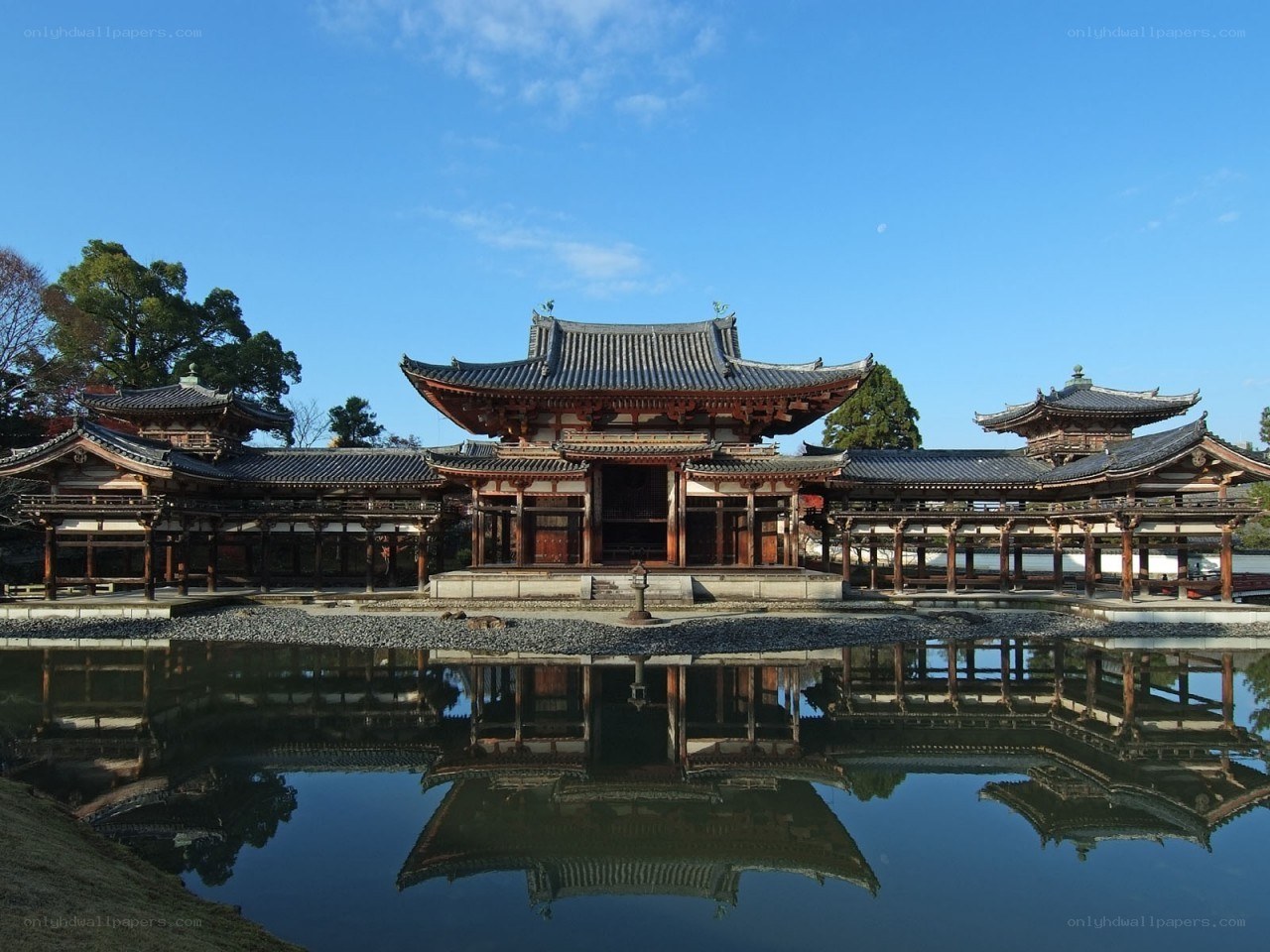 traditional japanese temple reflection