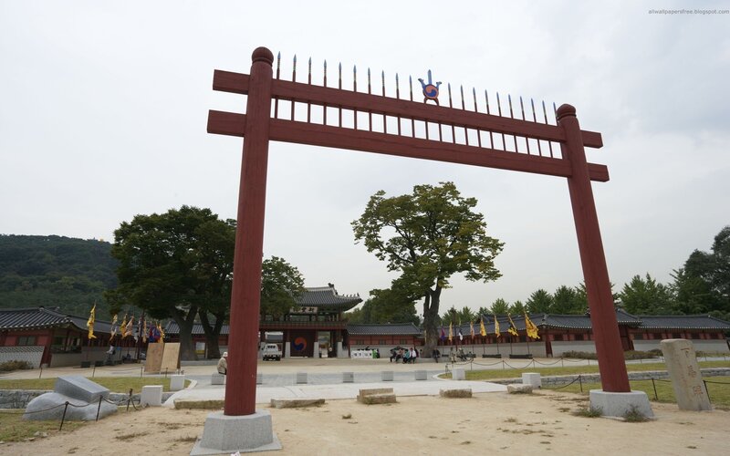 traditional korean gate entrance