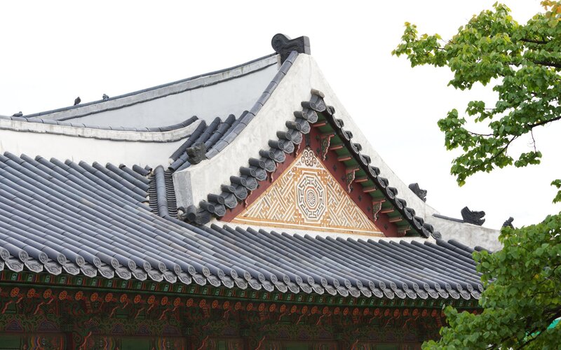 traditional korean roof detail