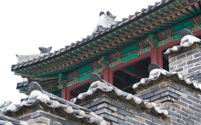 traditional korean roof details