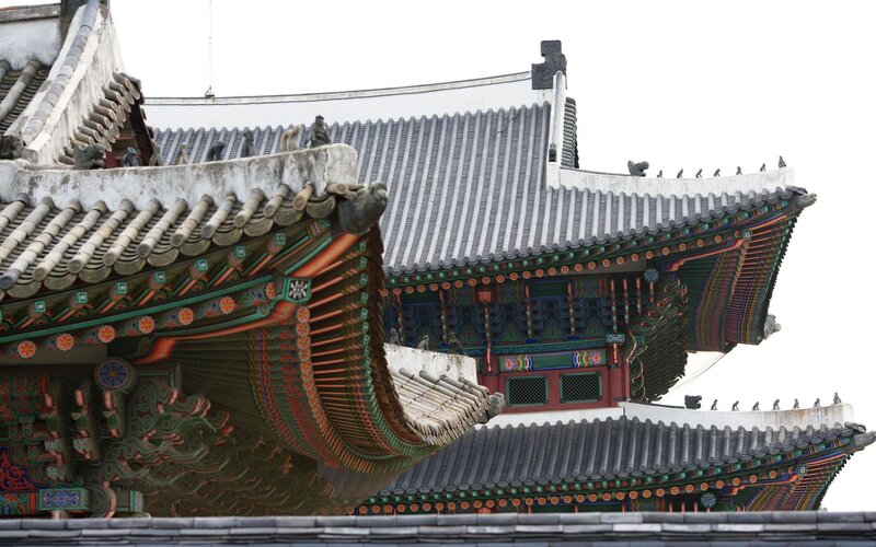 traditional korean temple roof