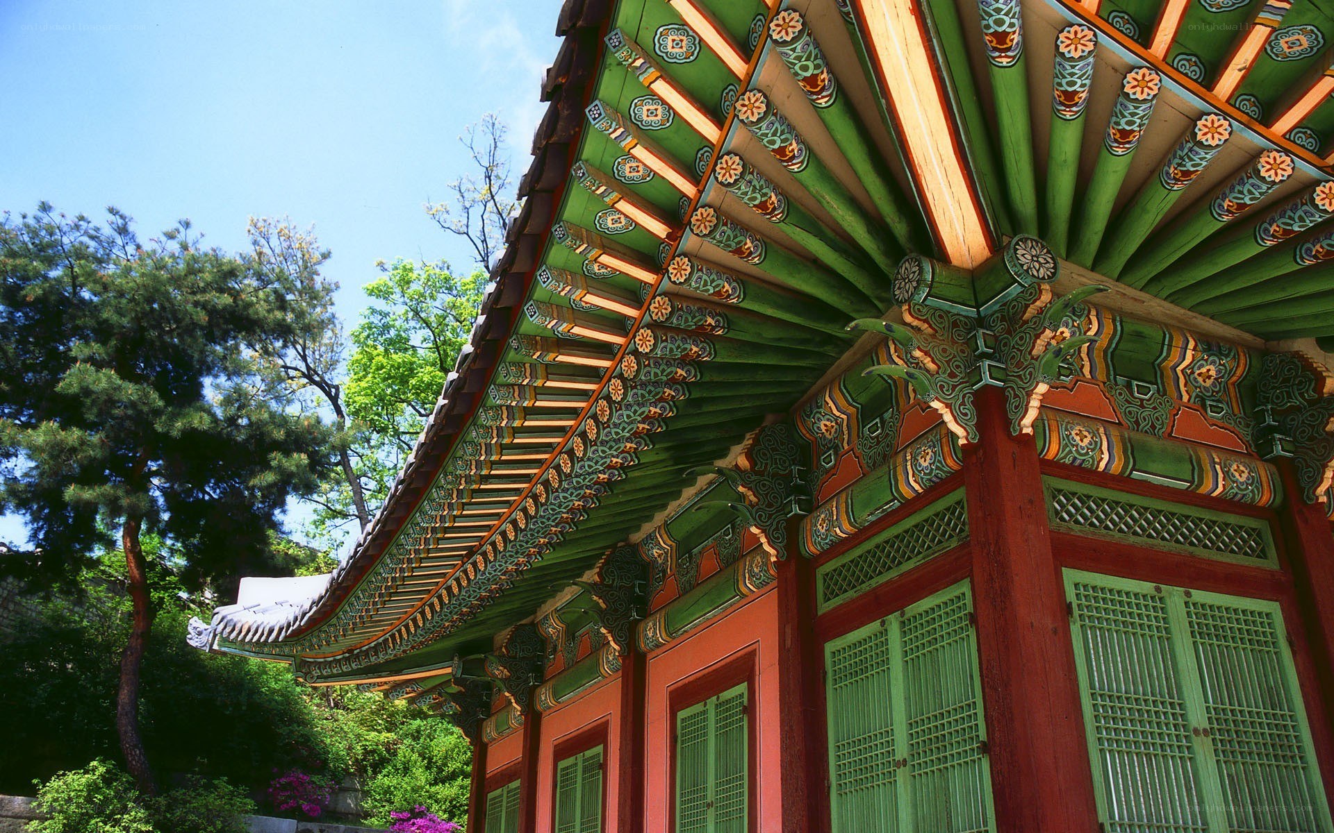 Traditional Korean temple roof